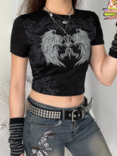 Top corto ajustado con cuello redondo